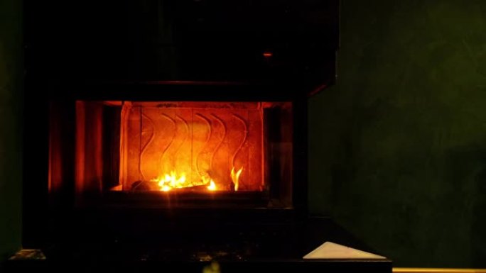 火和壁炉概念