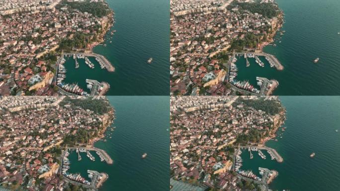 安塔利亚海港和老城区的鸟瞰图