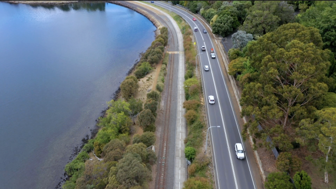 海外沿海公路车流 4K航拍