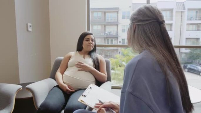 Pregnant woman responds to counselor's advice