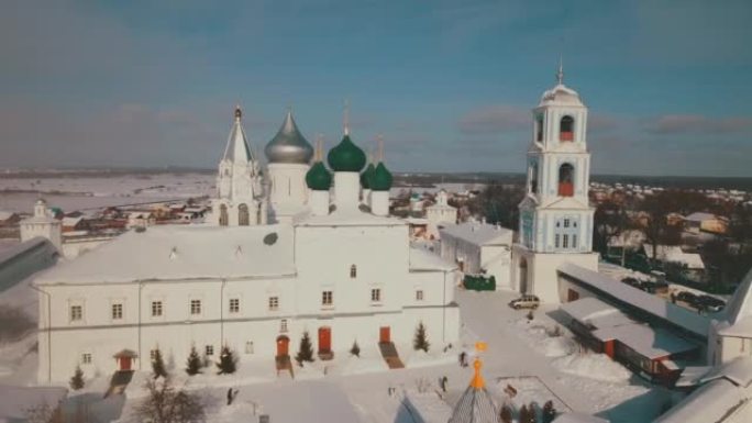 佩列斯拉夫尔扎列斯基的冬季修道院景观
