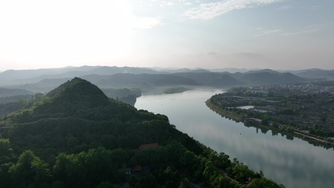 四川阆中古城嘉陵江山