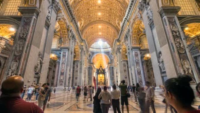 时间流逝的人群和圣彼得大教堂的内部装饰在梵蒂冈城，意大利