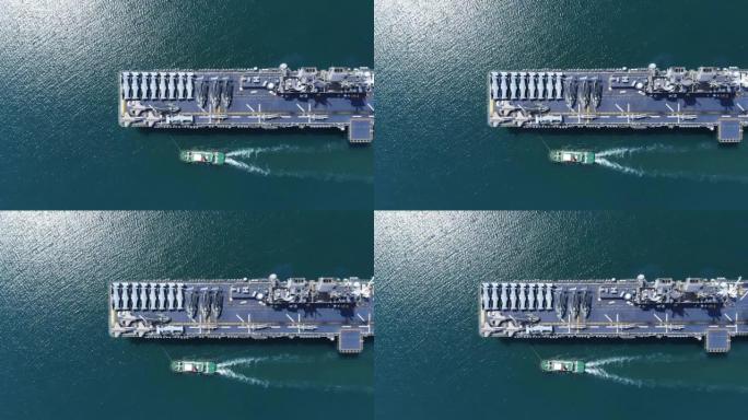 核动力舰艇军事海军舰艇战列舰航母满载战斗机和直升机巡逻。俯视图