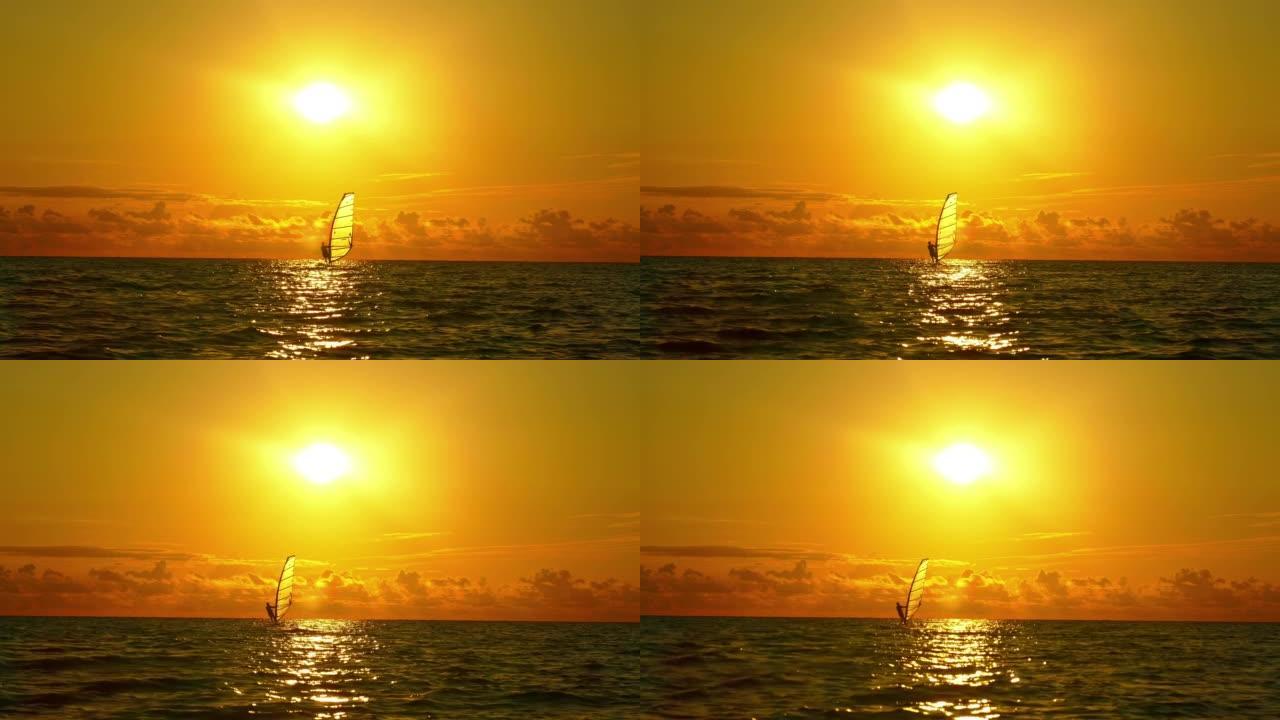 海景-日落时的风帆冲浪