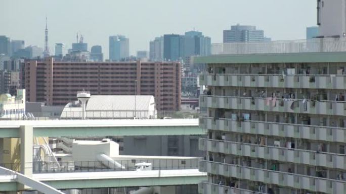 日本东京: 住宅区住宅公寓景观。