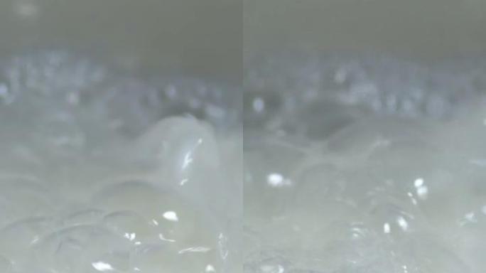 水米饭煮沸米饭烹饪液体