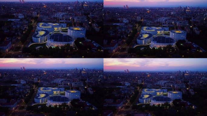 屋顶上太阳能电池板的鸟瞰图。