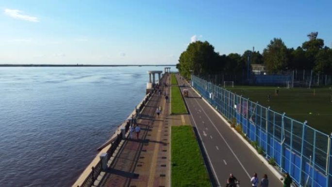 哈巴罗夫斯克市的阿穆尔河堤。