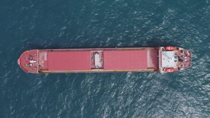 大型橙色码头散货船普通货物在公海。