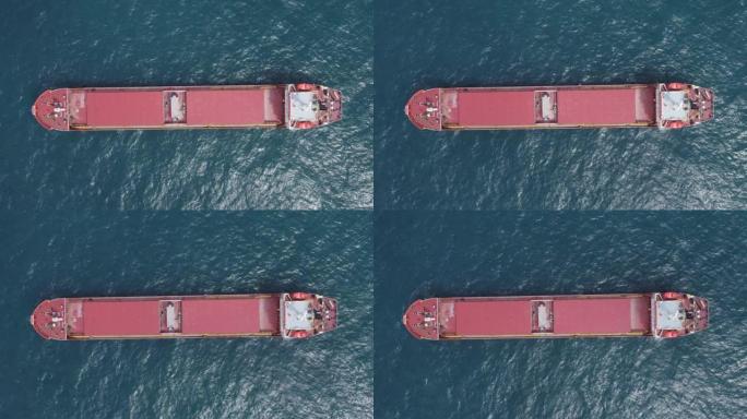 大型橙色码头散货船普通货物在公海。