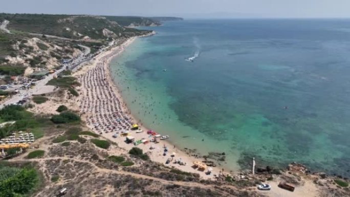 土耳其博兹卡达岛卡纳卡莱阿亚兹马海滩无人机视频