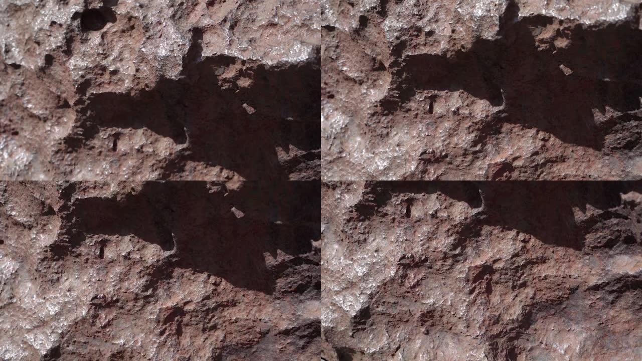 太空陨石。一块落在地球上的太空陨石。
