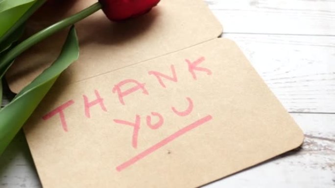 谢谢木桌上的留言和信封
