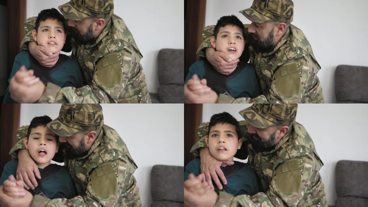 一名军人在家里亲吻残疾的儿子