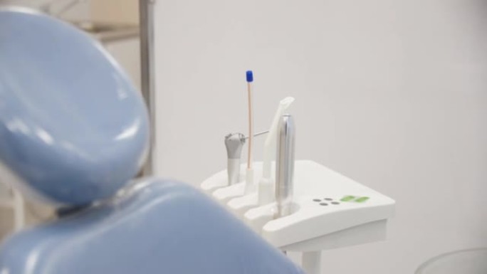 诊所办公室的牙医设备和牙齿治疗工具