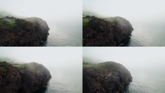 坎塔布里亚，布满薄雾的坎塔布连海鸟瞰图。