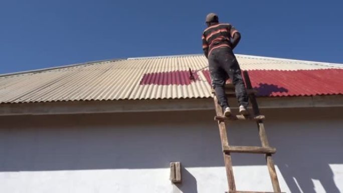 非洲男子画屋顶
