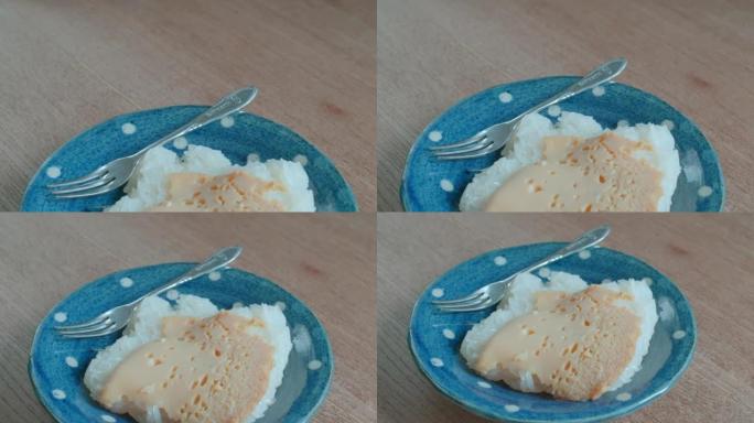 泰国奶油冻配甜椰子糯米饭