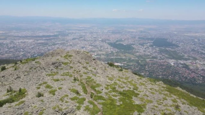 保加利亚假面德尔峰附近的维托沙山鸟瞰图