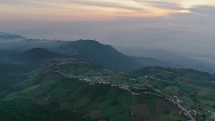 碧差汶省Phu Thap Buek的风景鸟瞰图