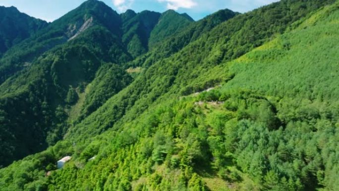 台湾南部跨岛公路长青神社景观平台鸟瞰图。