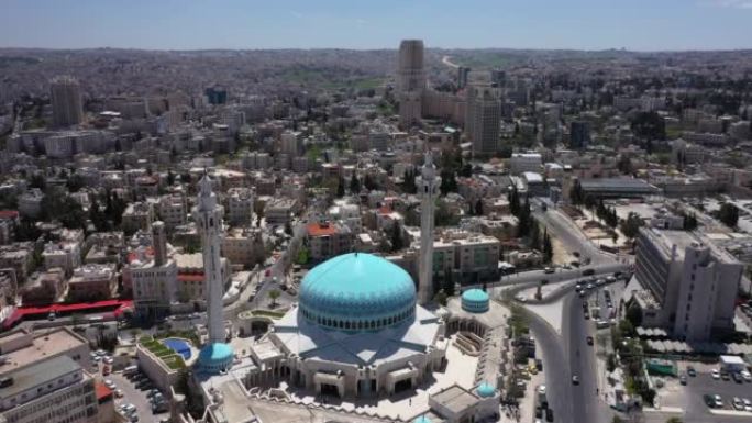 安曼约旦城的俯视图。美好的一天，空中无人机飞越未来的阿布达里地区。