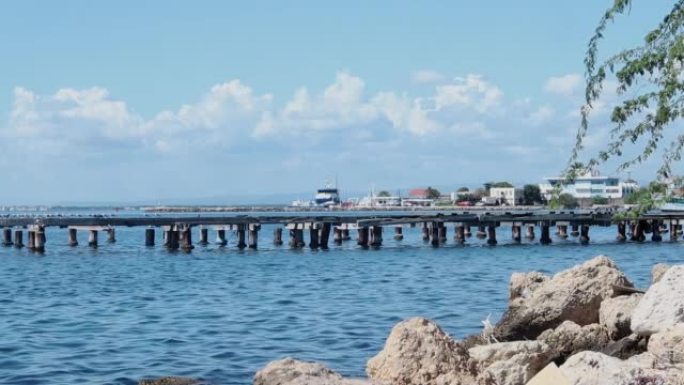 牙买加金斯敦港码头的镜头