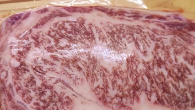 鹿儿岛A5 Wagyu Ribeye来自日本九州野崎农场。高档肉类，真空密封，食品概念