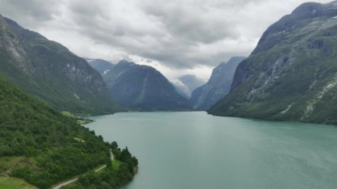 挪威湖泊的风景鸟瞰图