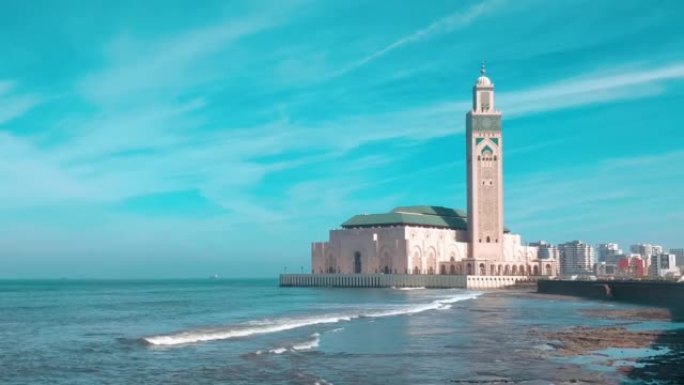 哈桑二世清真寺在海洋上的景色