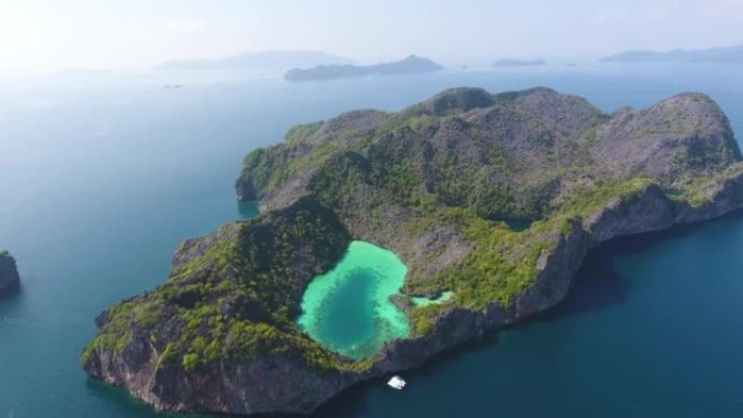 缅甸拉廊安达曼海科克斯梳子岛美丽的心形水晶般清澈的泻湖。鸟瞰图