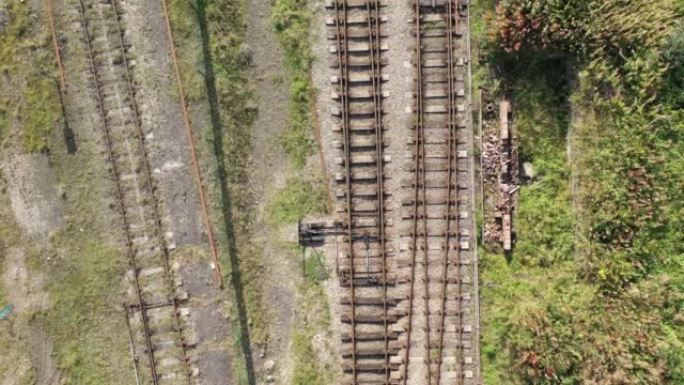 南威尔士铁路轨道上方的鸟瞰图