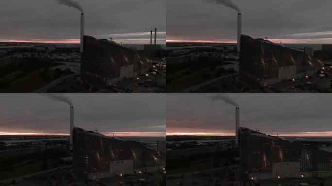阿玛格·巴克 (Amager Bakke) 的鸟瞰图，comenhill废物转化为能源的发电厂，带有