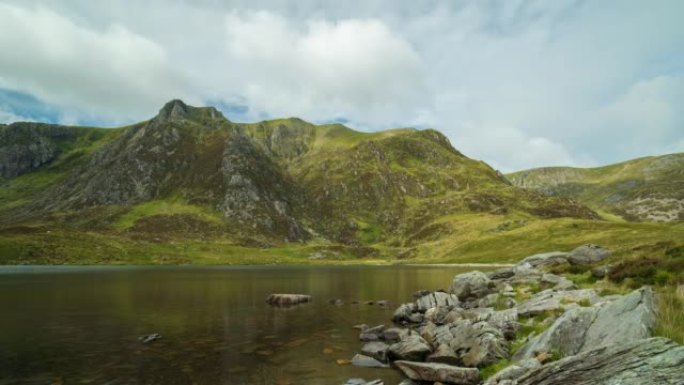 威尔士班戈格温内德斯诺登尼亚的Y Garn山和Llyn Idwal景观-4k延时