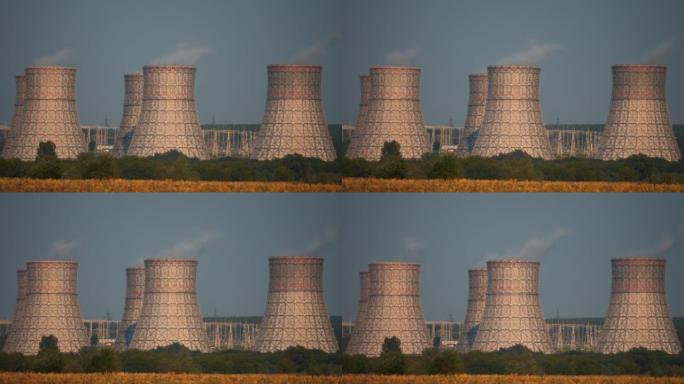 核电站冷却塔。原子核反应堆能源概念