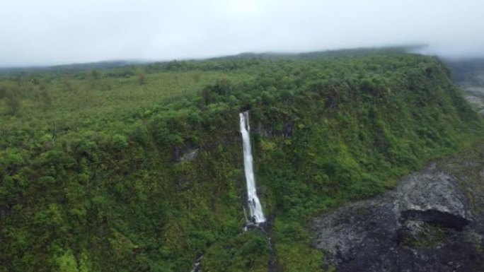 留尼汪岛Tremblet repart上的瀑布