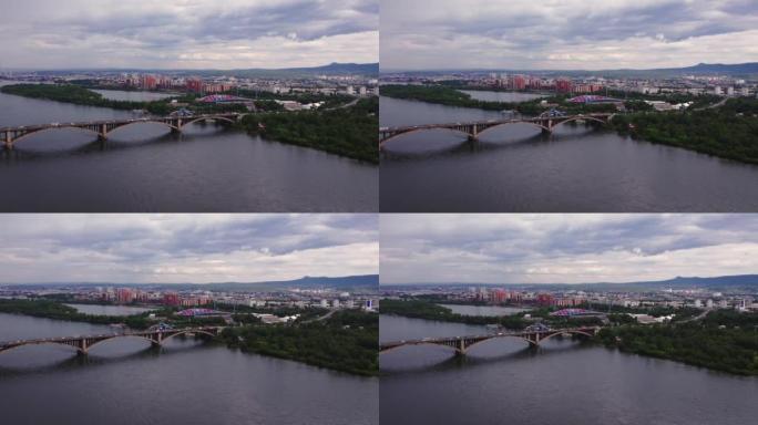 城市的俯视图，宽阔的叶尼塞河和体育场