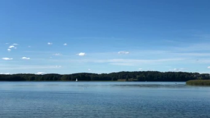 晴天的湖泊晴天湖面湖面风光海风