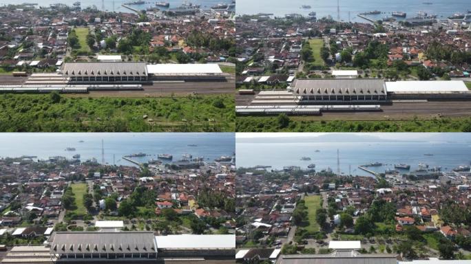 印度尼西亚Banyuwangi的带轮渡港口背景的火车stasiun的鸟瞰图