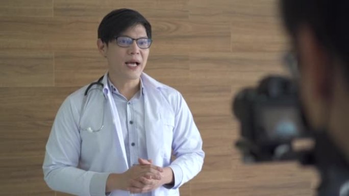 医生制作实时流媒体视频。