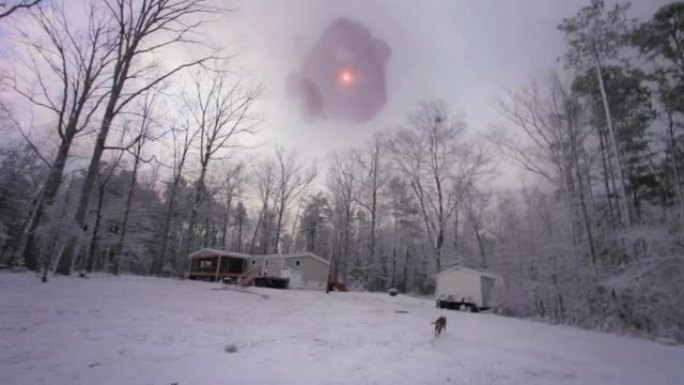 外星飞碟云超自然天气现象出现，因为portal虫洞在天空的云层中打开