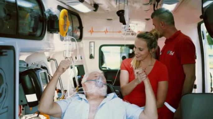 在救护车中使用氧气浓缩器成功进行了患者抢救