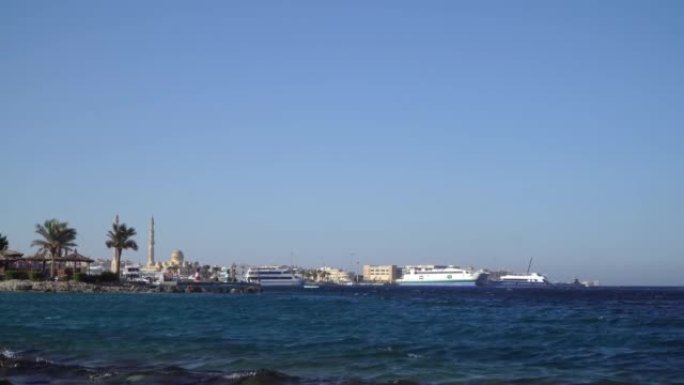 赫尔加达的埃尔米娜清真寺尖塔，从大海看，埃及