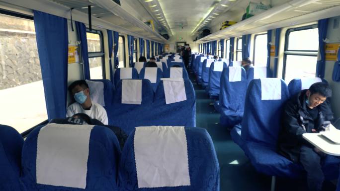 绿皮火车 火车车厢 火车厢乘客 火车座椅