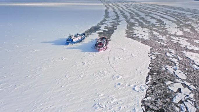 波兰维斯瓦河上的破冰船破冰