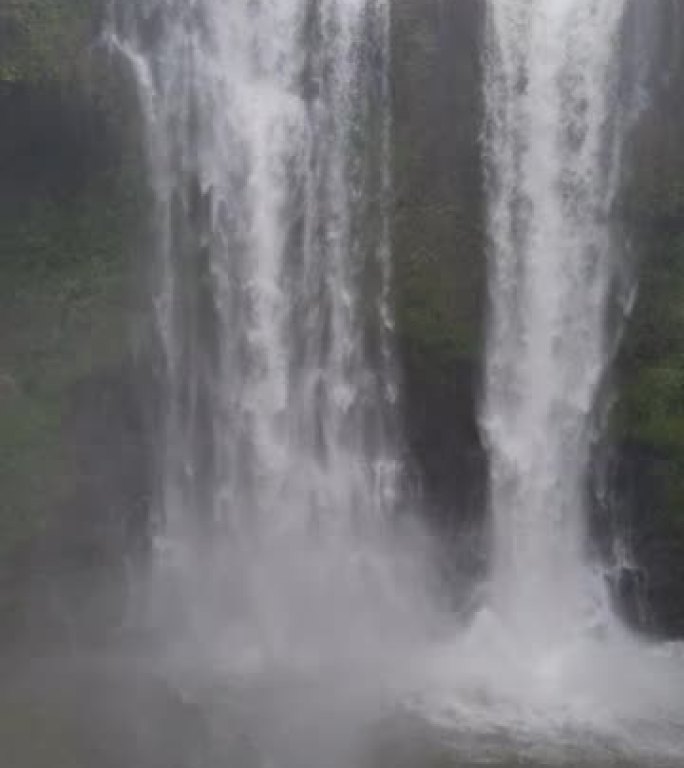 垂直瀑布瀑布下落流水