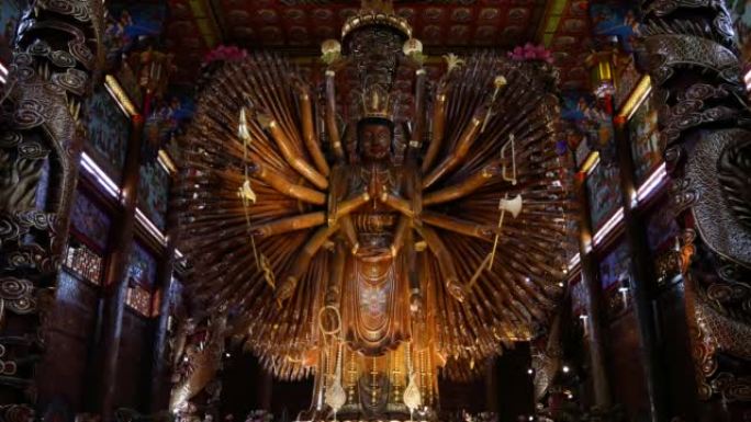 泰国北碧府的Wat Metta Dhamma Bodhiyan (寺庙) 的观音与1,000雕像，4