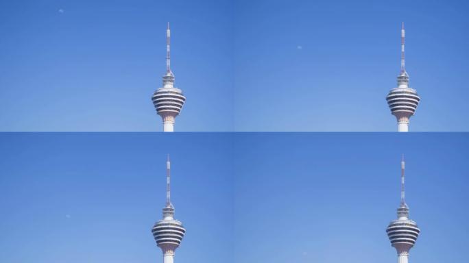 在吉隆坡塔 (Menara Kuala Lumpur) 上空落下的月亮