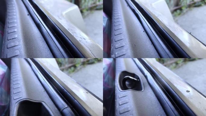 用特殊的润滑脂对汽车中的橡胶密封件进行润滑，以防吱吱作响和结冰。
